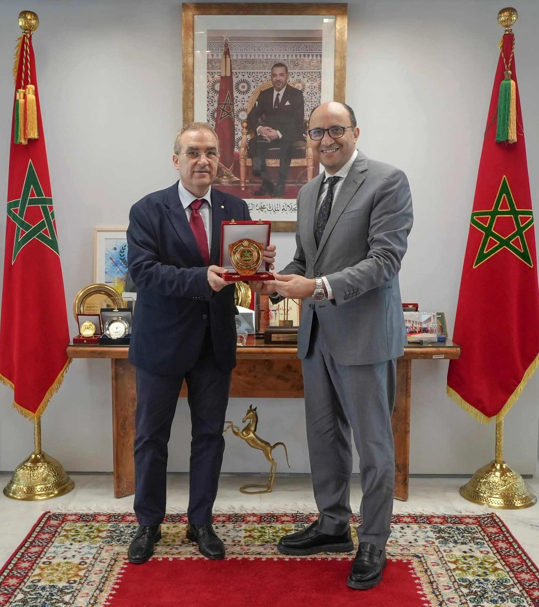 وسيط المملكة وسفير الاتحاد الأوروبي يبحثان آفاق التعاون ودعم التحول الرقمي